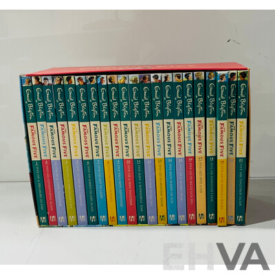 Enid Blyton, the Famous Five Library, 21 Softcover Volumes in Slip Case, Hodder & Stoughton, 2016