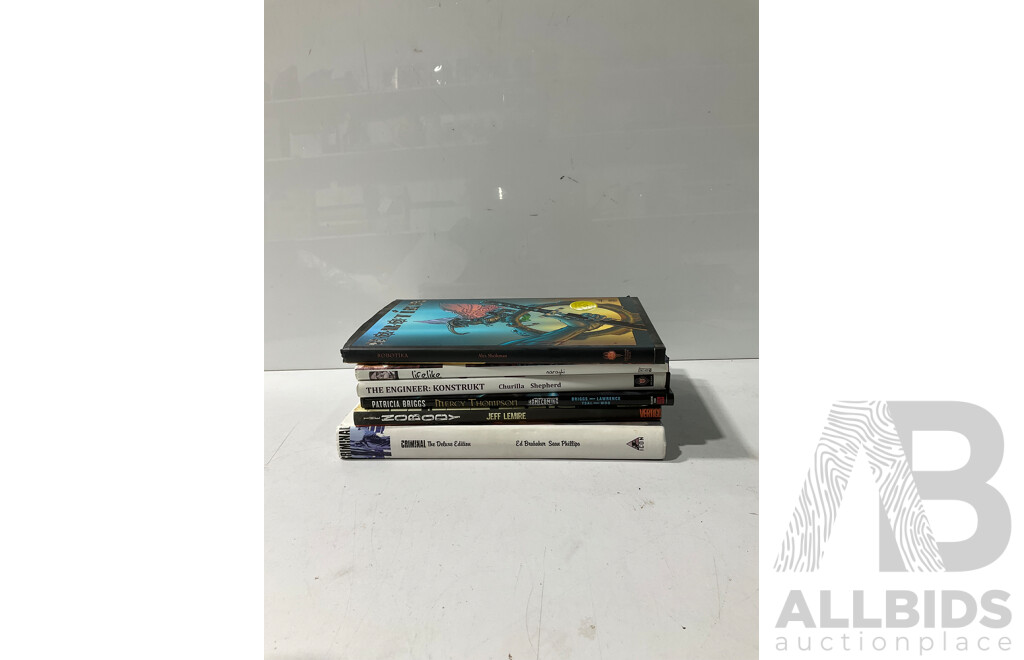 Collection of Comics and Graphic Novels Including Robotika, the Nobody, Criminal and More