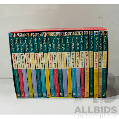 Enid Blyton, the Famous Five Library, 21 Softcover Volumes in Slip Case, Hodder & Stoughton, 2016