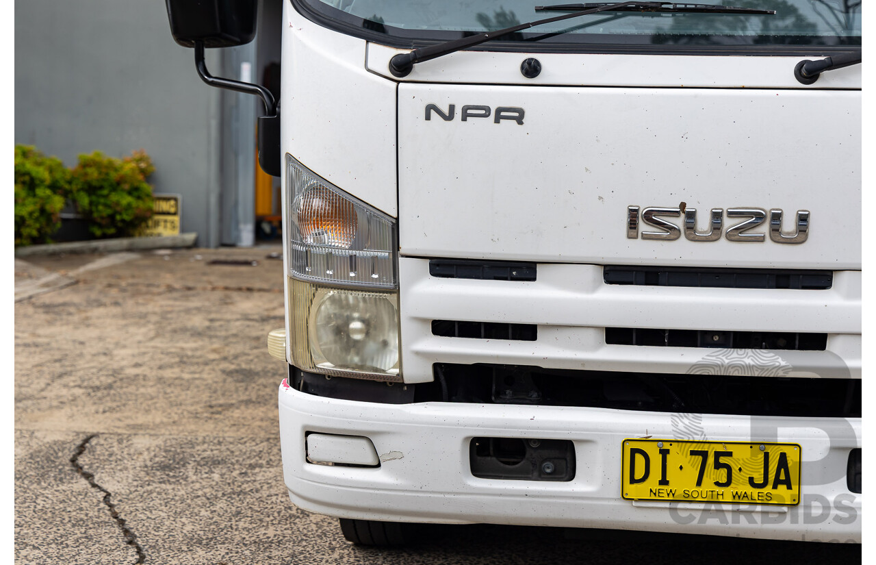 11/2009 Isuzu NPR200 Medium 4x2 NH C/Chas Curtain Side White Turbo Diesel 5.2L