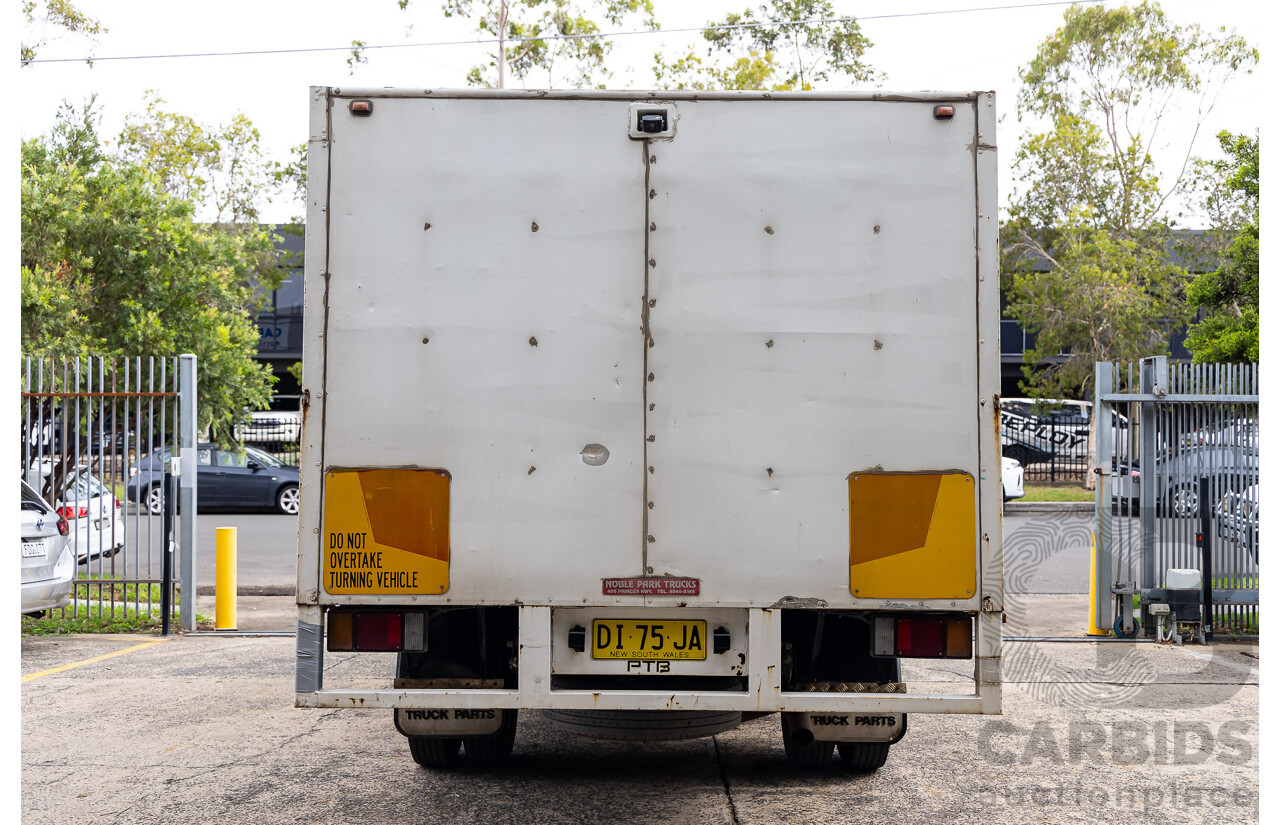 11/2009 Isuzu NPR200 Medium 4x2 NH C/Chas Curtain Side White Turbo Diesel 5.2L