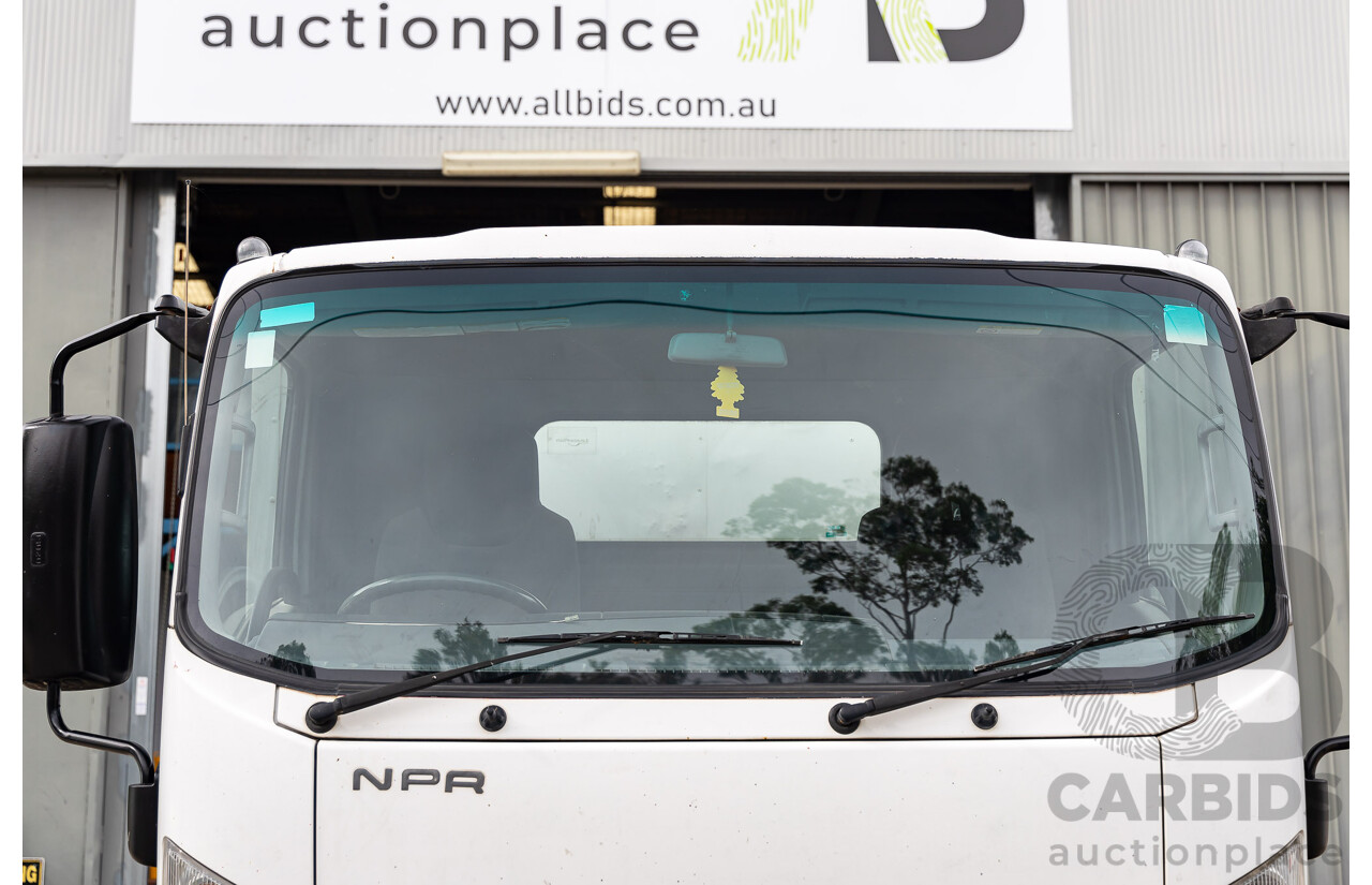 11/2009 Isuzu NPR200 Medium 4x2 NH C/Chas Curtain Side White Turbo Diesel 5.2L