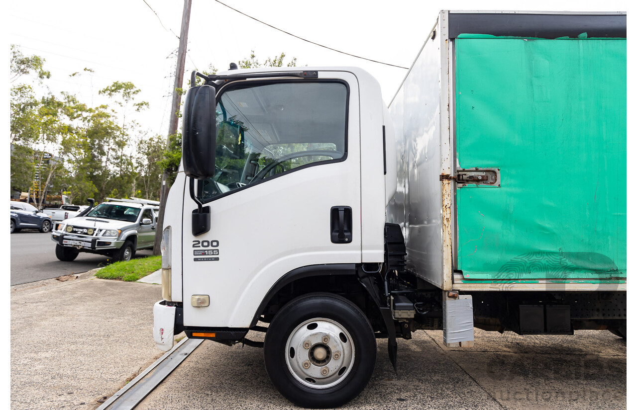 11/2009 Isuzu NPR200 Medium 4x2 NH C/Chas Curtain Side White Turbo Diesel 5.2L