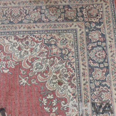 Machine Made Persian Style Acrylic Pile Rug