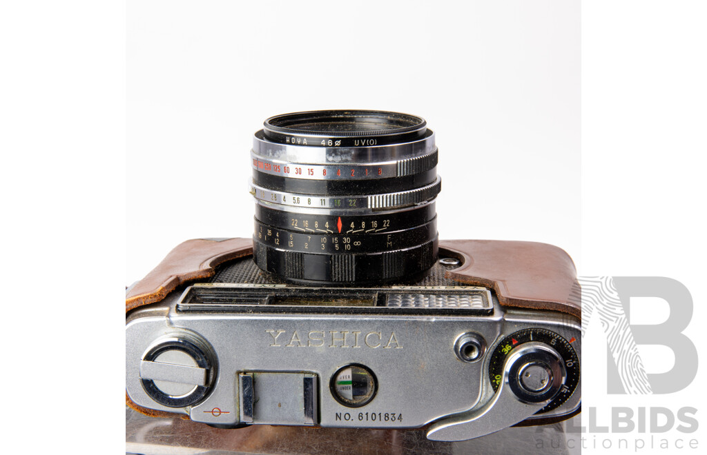 Vintage Japanese Yashica Lynx 1000 35mm Film Camera in Leather Case