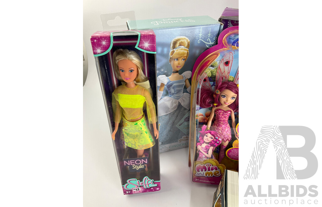 Eight Boxed Dolls Including Steffi Love, Dream Carriage, Mia & Me, Hazel, Sofia the First, Disney Princess, Lottie