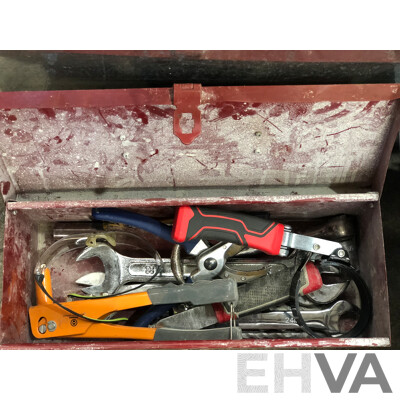 Rhino B250 Galvanised Toolbox with Various Hand Tools