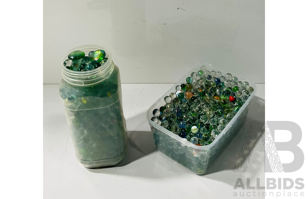 Approximately 8.8kg of Assorted Marbles in Different Sizes
