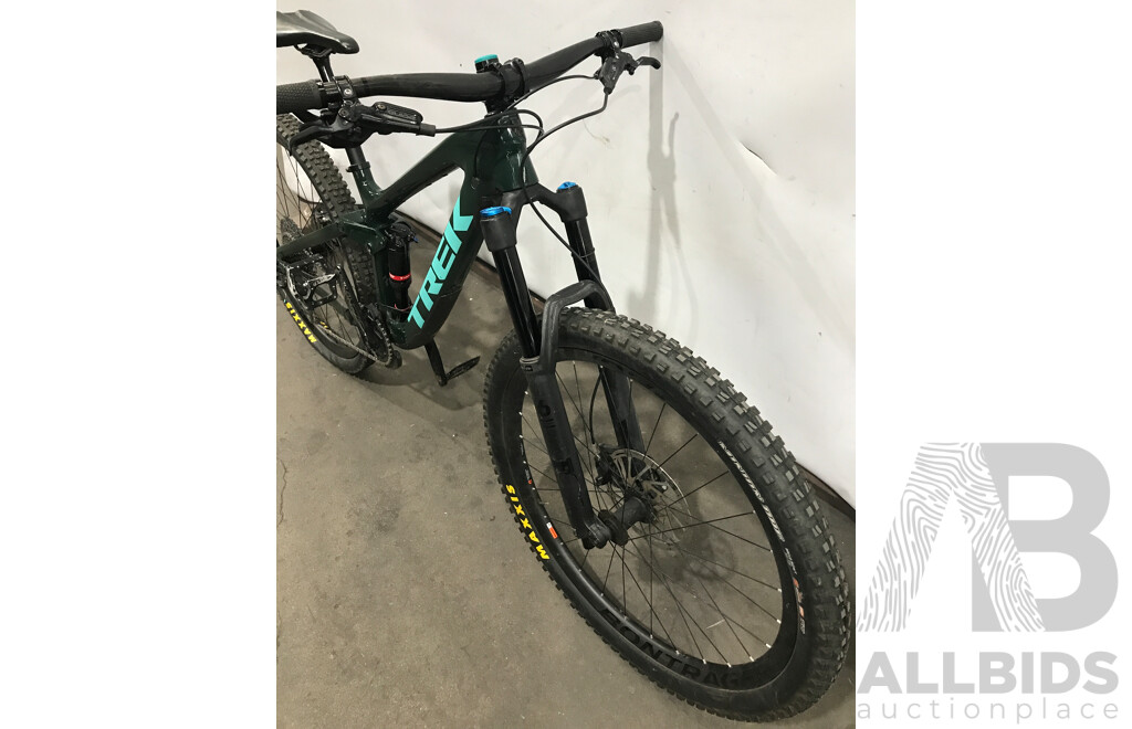 Trek Splash 9.8 24-Speed Mountain Bike