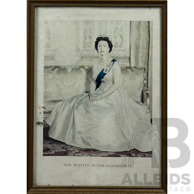 Vintage Poster Print of Her Majesty Queen Elizabeth II in Lovely Gilt Wood Frame, 54 x 39 cm (frame)