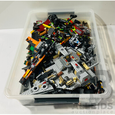 Collection of Loose Lego Including Star Wars and More