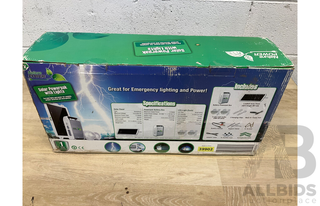 NATURE POWER Solar Powerpak with Lights