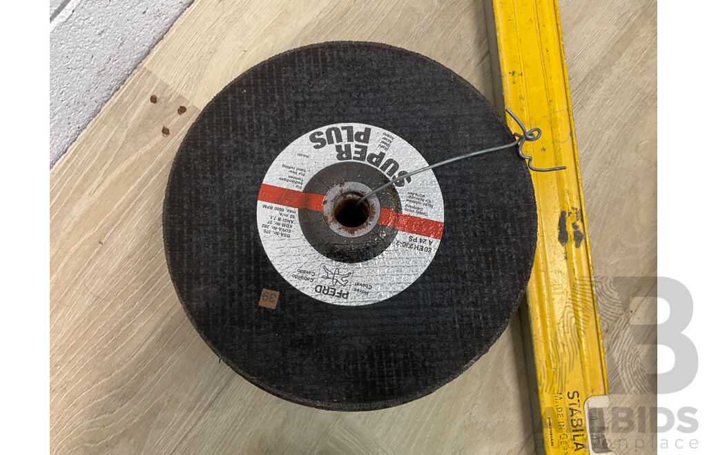 Assorted Power Tools, Grinding Wheels and Spirit Level  - Lot of 4