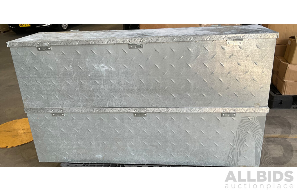 2x Rhino Tool Boxes (1390mm X 350mm X 430mm)