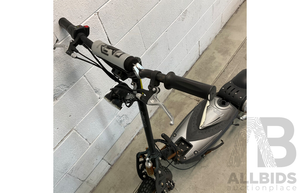 REVO Scooter - for Parts and Repairs