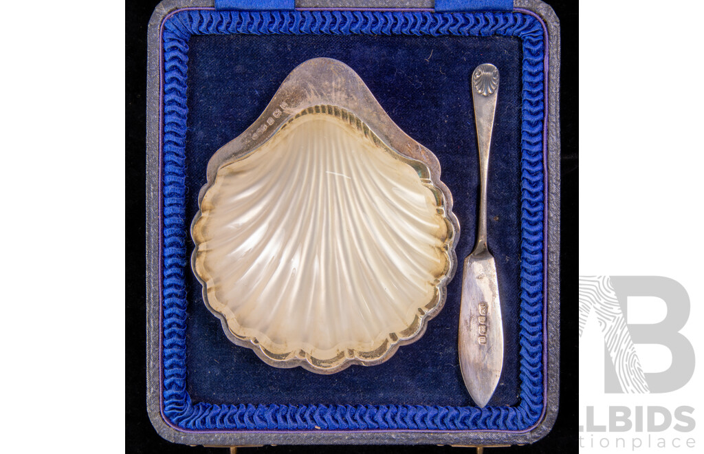 Antique Sterling Silver Scallop Form Dish with Glass Liner with Matching Knife in Original Case, Birmingham 1912