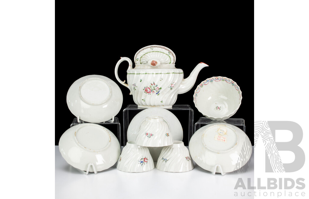Antique Early English New Hall Porcelain Nine Piece Tea Service in Chinese Export Style with Hand Painted Decoration, Circa 1790s