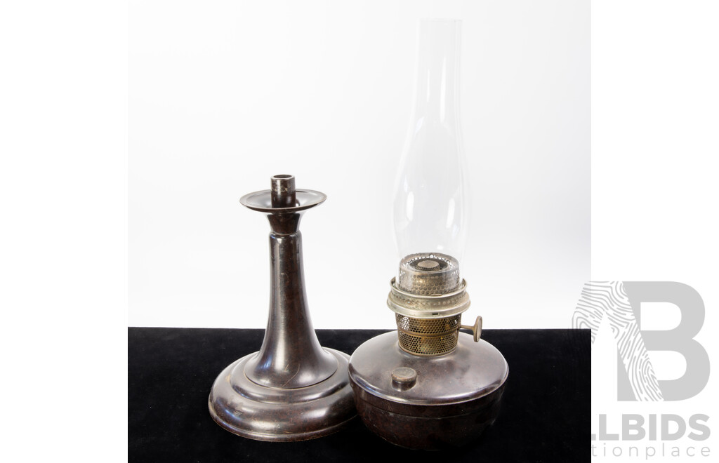 Antique Super Aladdin Oil Lamp with Bakelite Base and Font, with Glass Flue