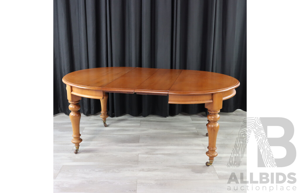 Late Edwardian Cedar Extension Dining Table