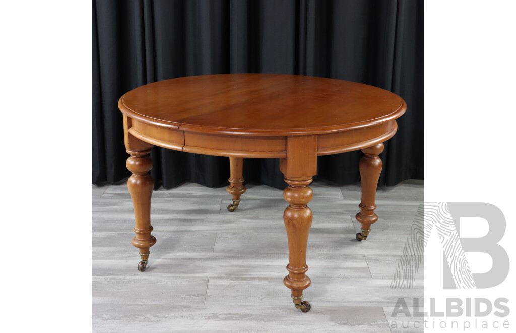 Late Edwardian Cedar Extension Dining Table