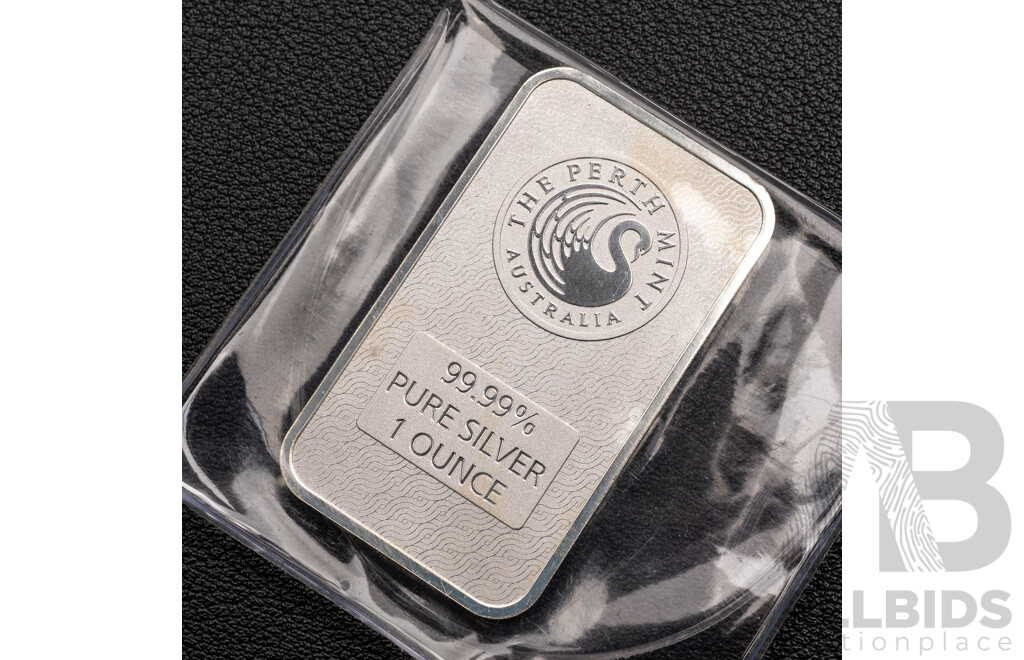 the Perth Mint 99.99% Pure Silver Lunar Dragon Minted 1 Ounce Bar in Pouch, 31.107 Grams