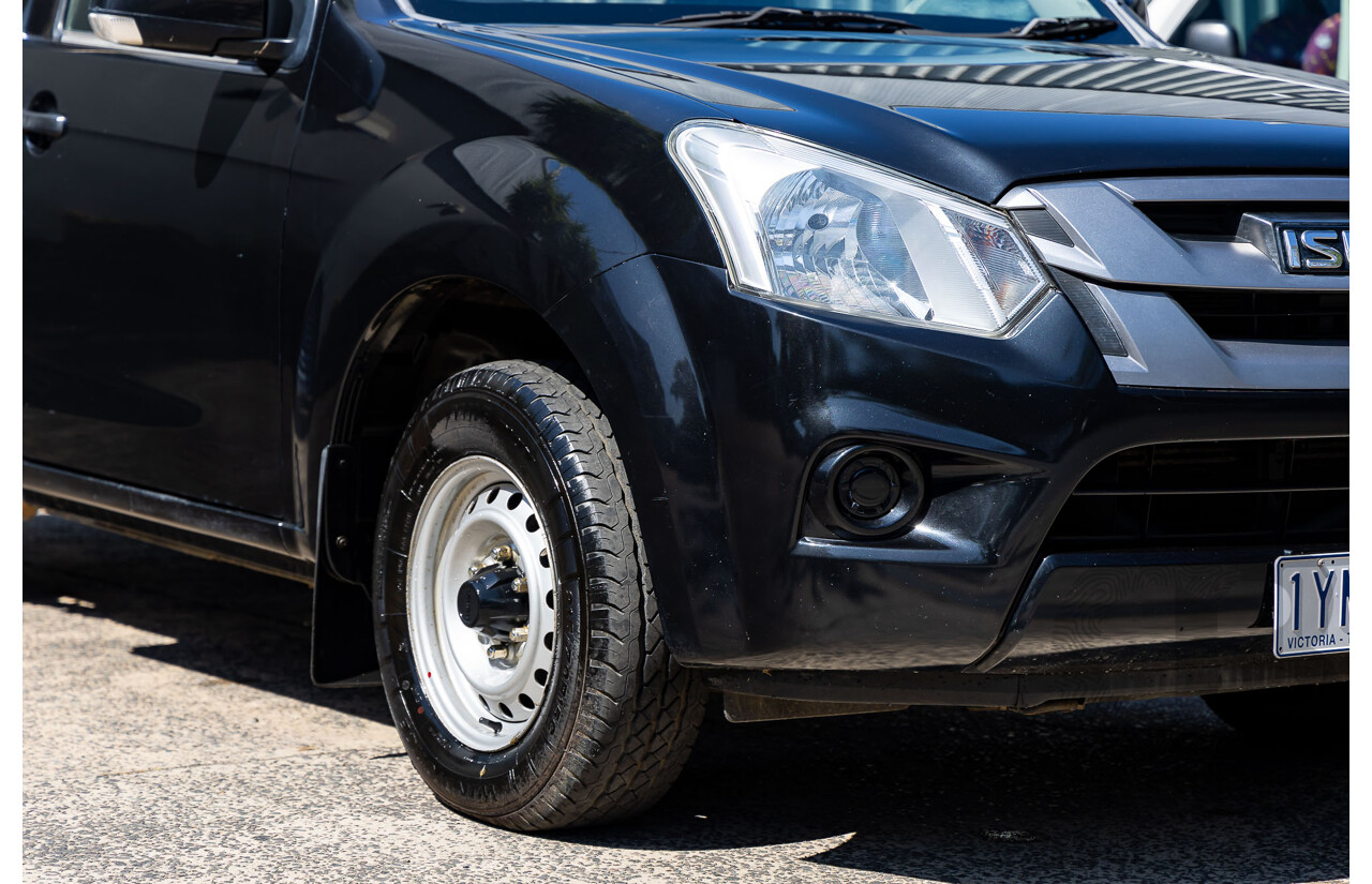 07/2019 Isuzu D-Max SX Low-Ride 4x2 (RWD) TF MY19 C/Chas Cosmic Black Pearl Turbo Diesel 3.0L