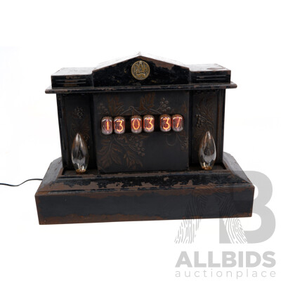 Antique Steel Body Mantle Clock Retro Fitted with Nixie Tube Numerals