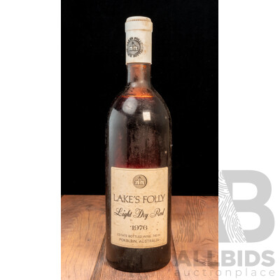 Lakes Folly Light Dry Red Vintage 1976