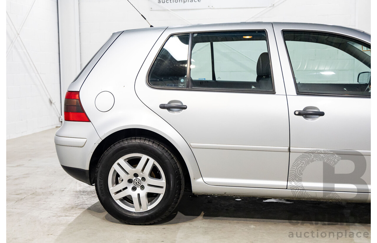 10/2003 Volkswagen Golf 1.6 S  5d Hatchback Reflex Silver 1.6L