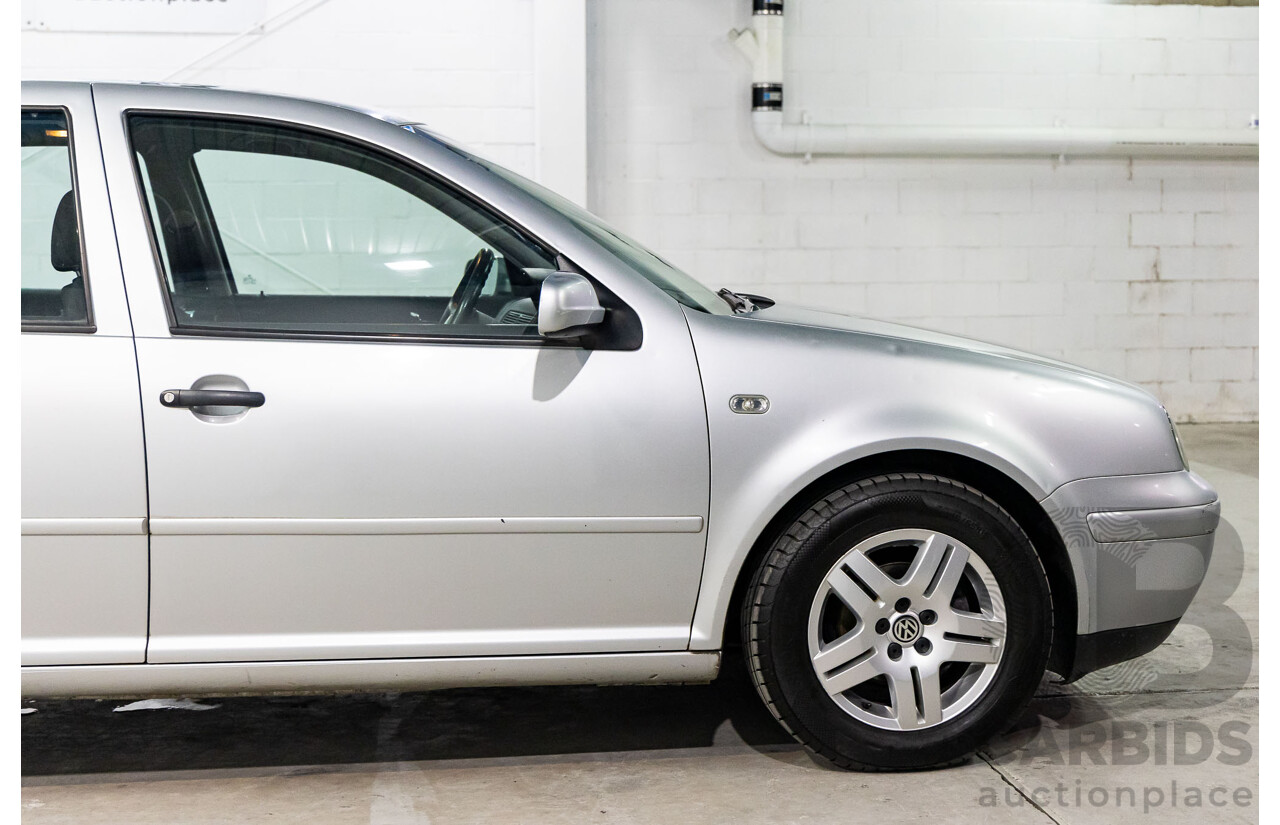 10/2003 Volkswagen Golf 1.6 S  5d Hatchback Reflex Silver 1.6L