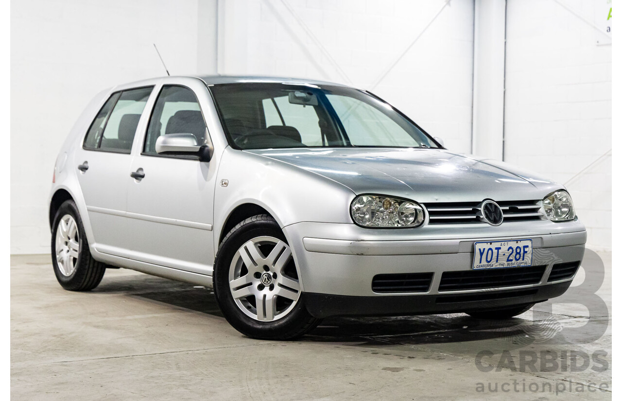 10/2003 Volkswagen Golf 1.6 S  5d Hatchback Reflex Silver 1.6L