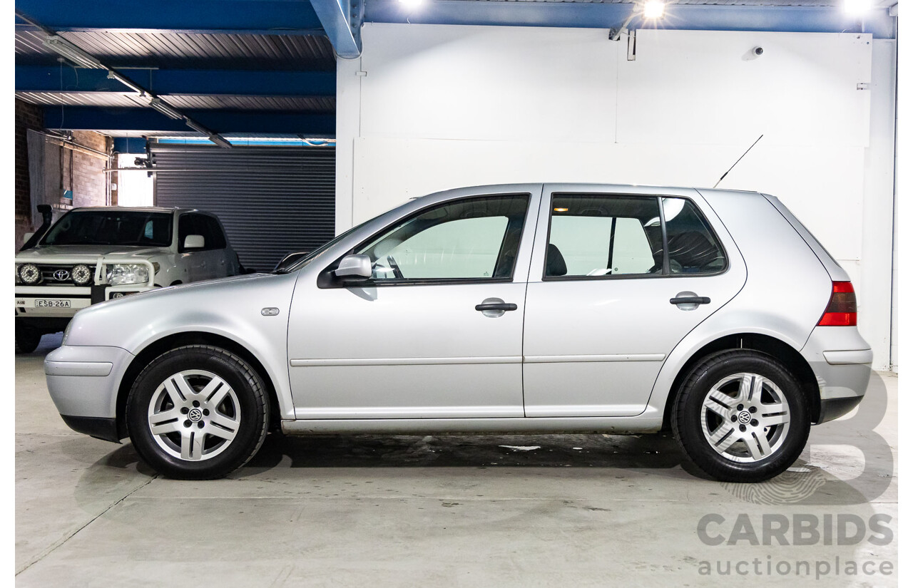 10/2003 Volkswagen Golf 1.6 S  5d Hatchback Reflex Silver 1.6L