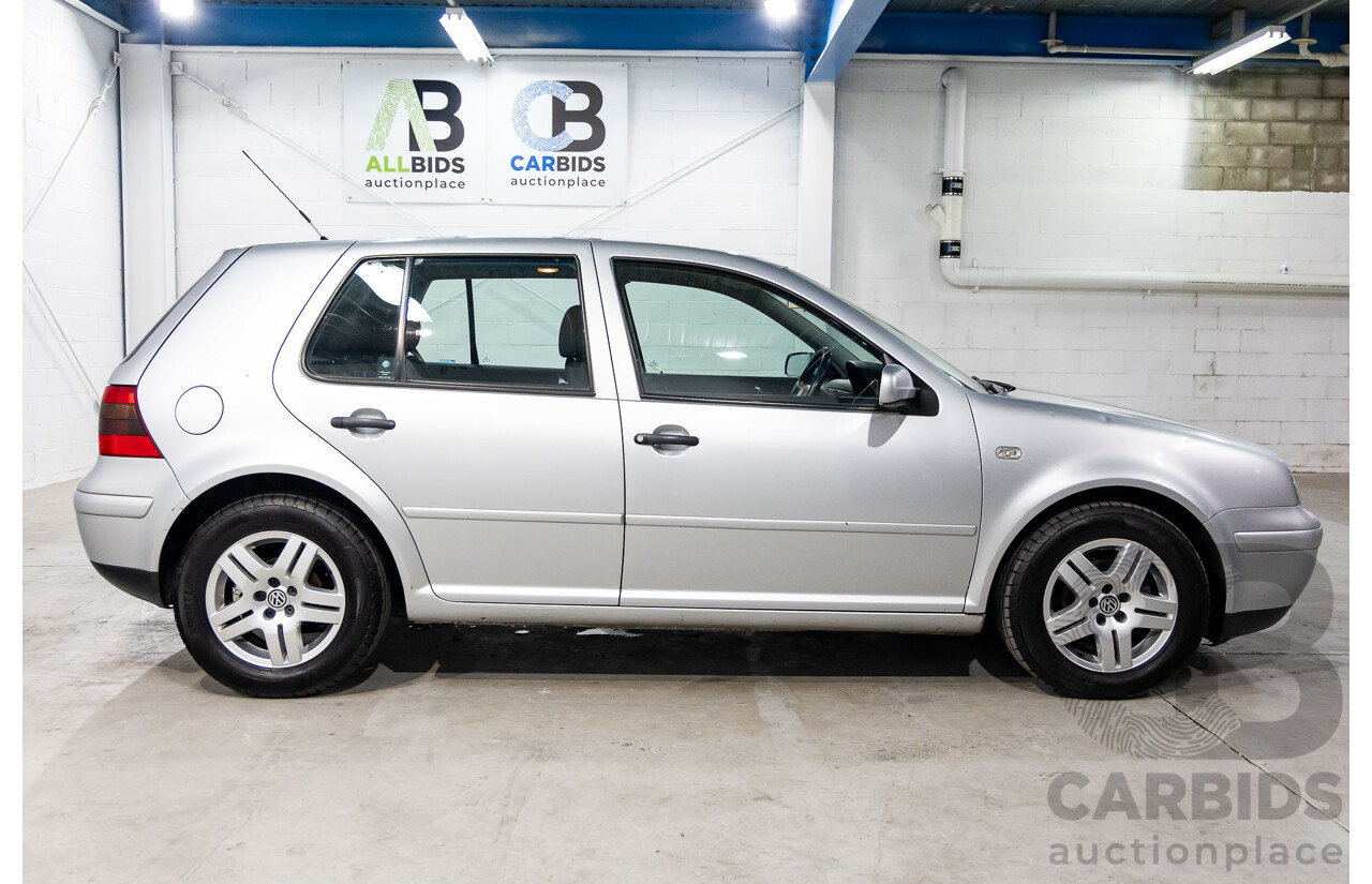 10/2003 Volkswagen Golf 1.6 S  5d Hatchback Reflex Silver 1.6L