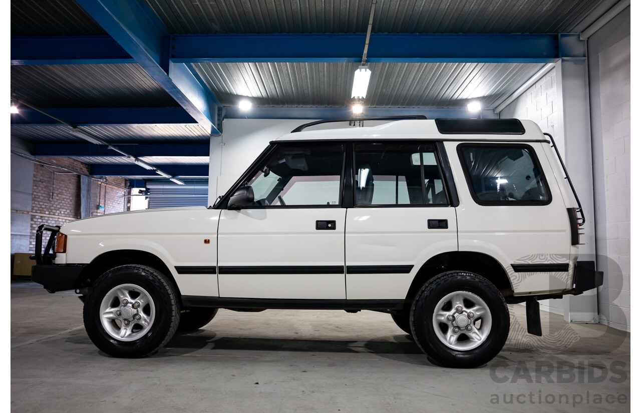 5/1999 Land Rover Discovery SE7 (4x4) 4d Wagon White V8 4.0L