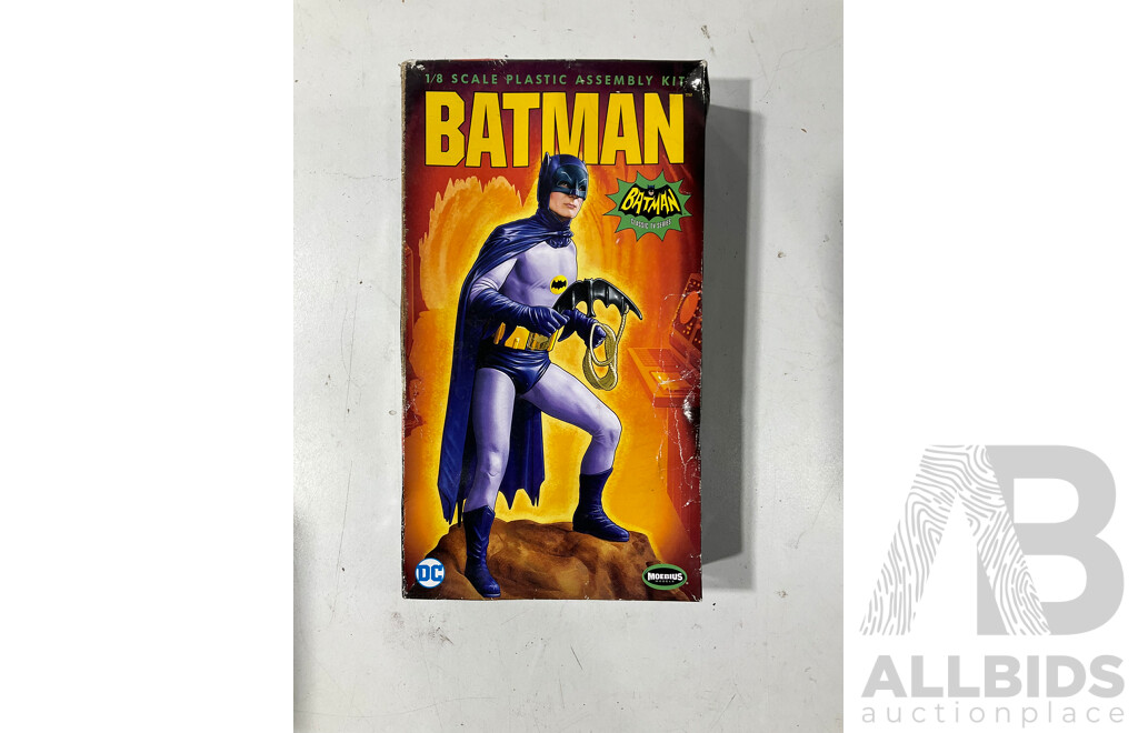 Batman Moebius Models 1 to 8 Scale Model in Original Packaging