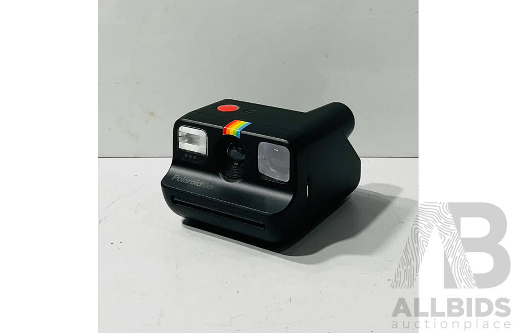 VIntage Polariod Go Camera