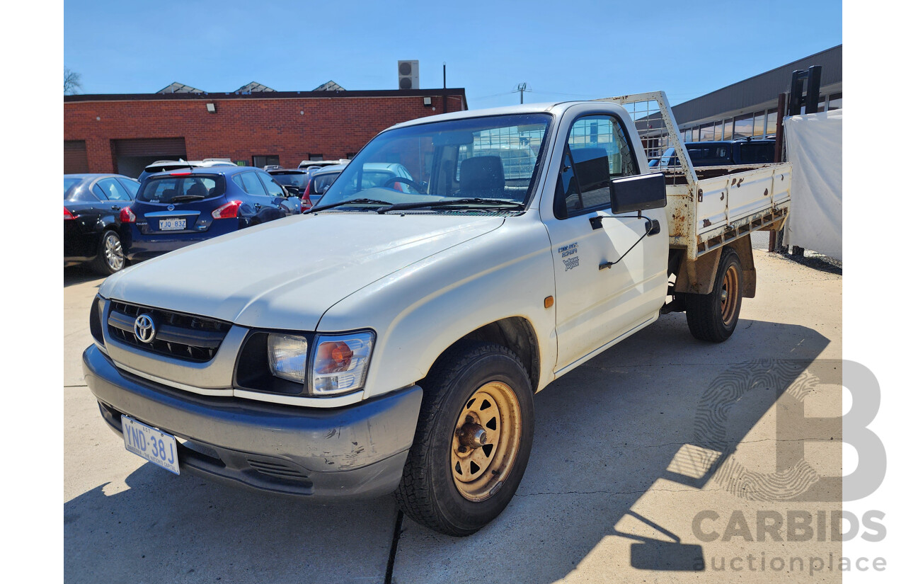 2/2004 Toyota Hilux  RZN149R C/Chas White 2.7L