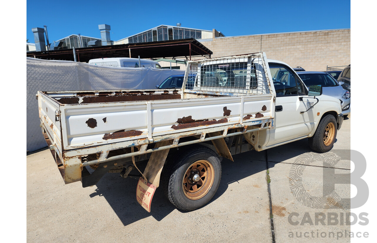 2/2004 Toyota Hilux  RZN149R C/Chas White 2.7L