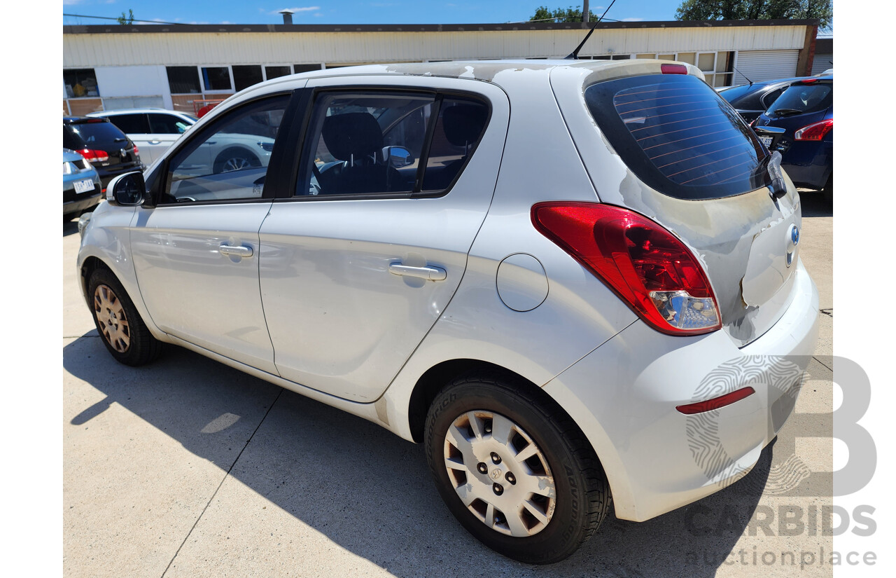 12/2014 Hyundai i20 Active PB MY14 5d Hatchback White 1.4L