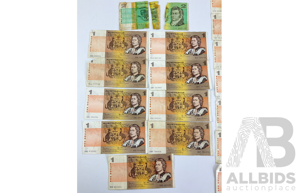 Australian 1979 One Dollar Notes R77 Knight/Stone(14) and 1982 R78 Johnston/Stone(9)