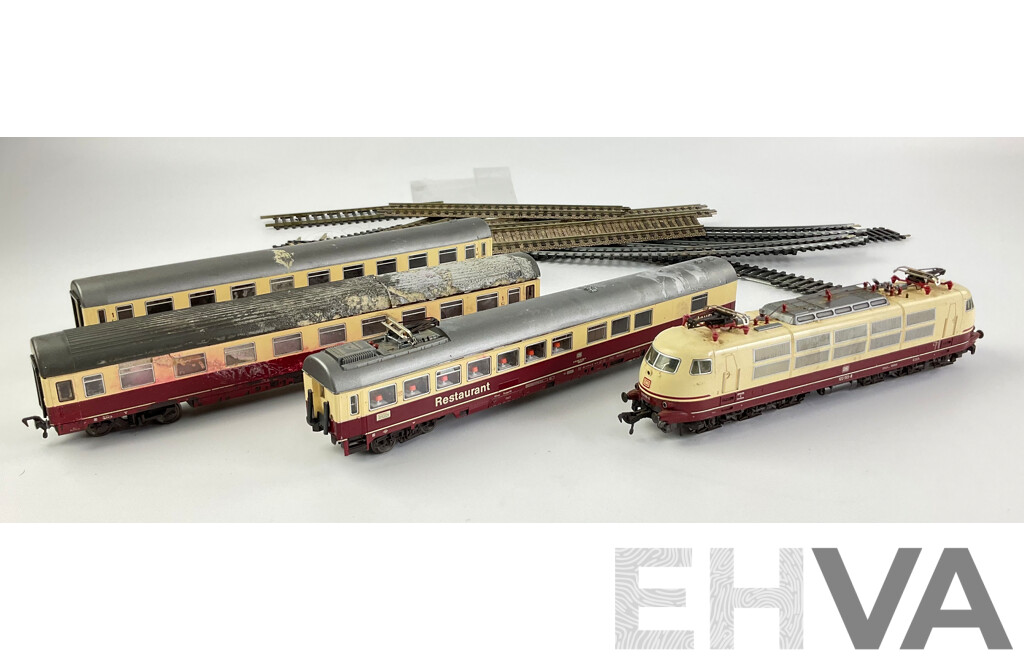 Vintage Fleischmann HO Scale German Electric Locomotive and Passenger Carriages with Straight and Cured Track, Made in Germany