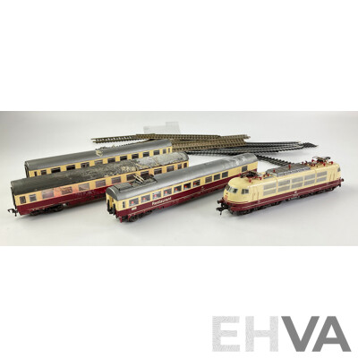 Vintage Fleischmann HO Scale German Electric Locomotive and Passenger Carriages with Straight and Cured Track, Made in Germany