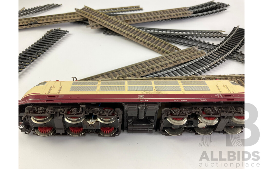 Vintage Fleischmann HO Scale German Electric Locomotive and Passenger Carriages with Straight and Cured Track, Made in Germany