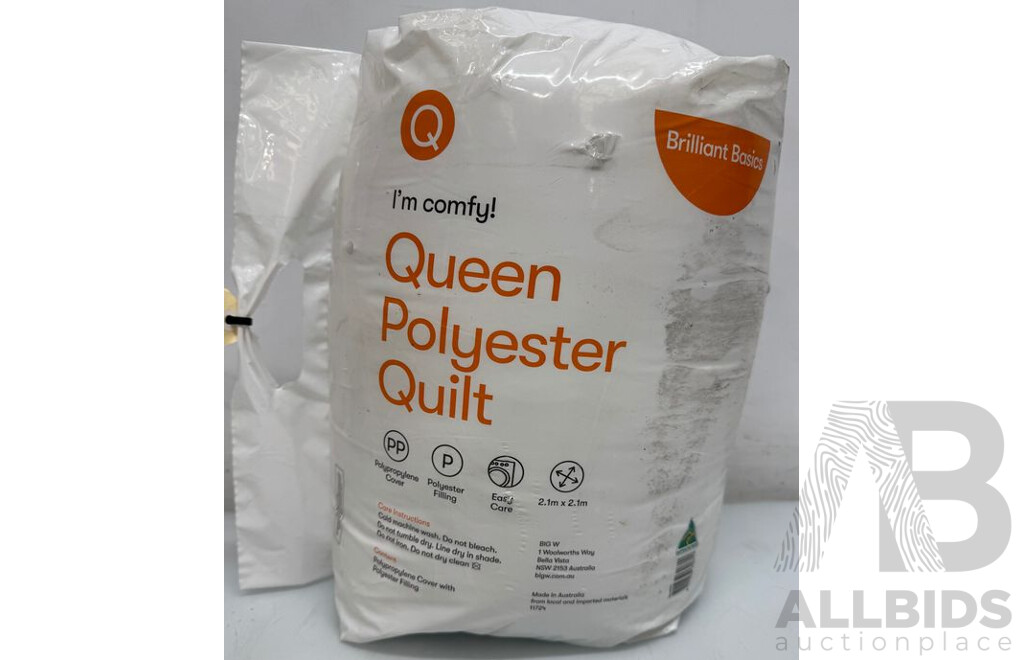 Brilliant Basics Queen Polyester Quilt