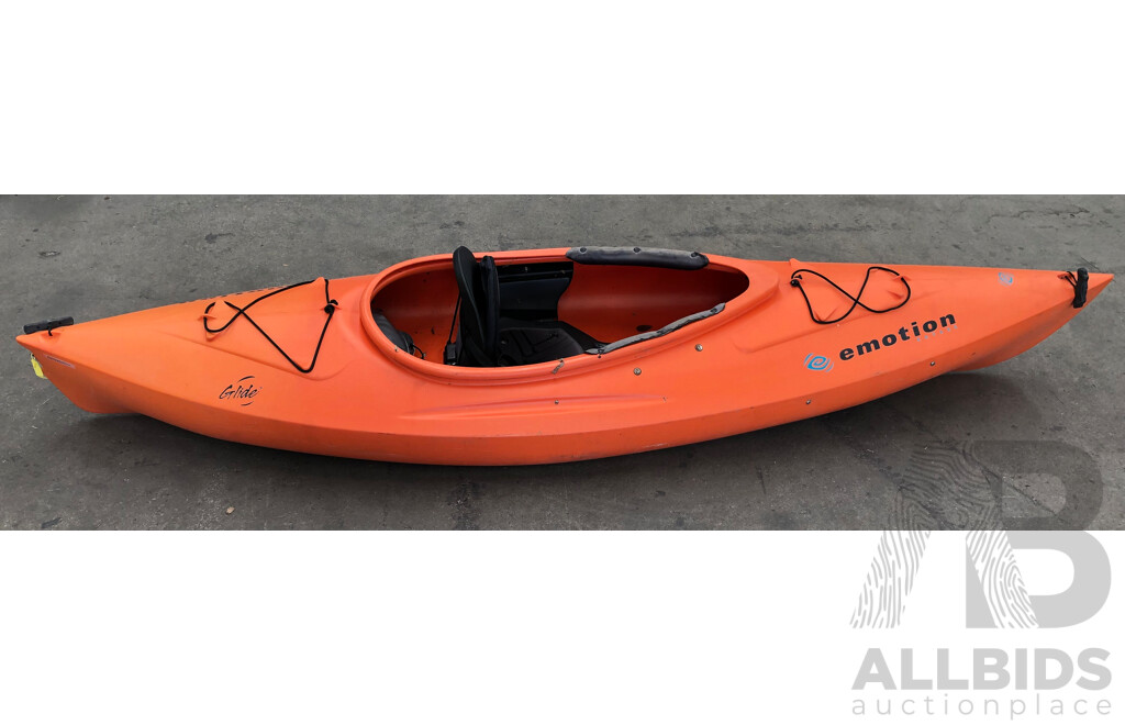 Emotion Glide 3 Meter Sit in Kayak