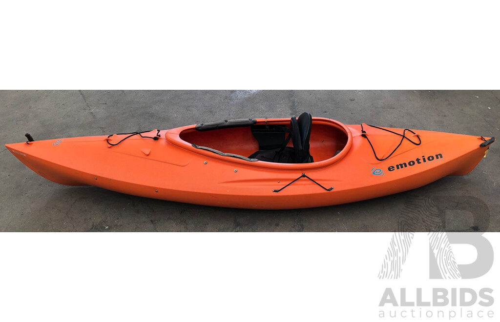 Emotion Glide 3 Meter Sit in Kayak