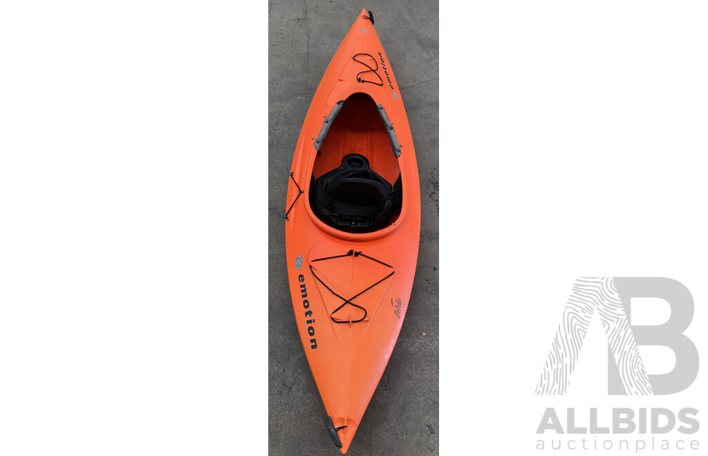 Emotion Glide 3 Meter Sit in Kayak