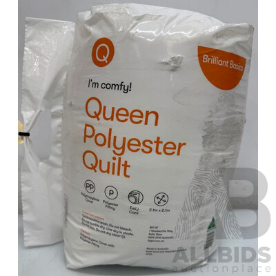 Brilliant Basics Queen Polyester Quilt