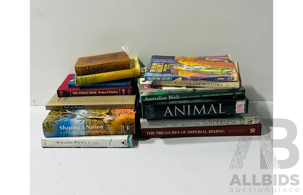 Collection Books of Mixed Genres Including Australia, History, Fauna, Folio Society and More