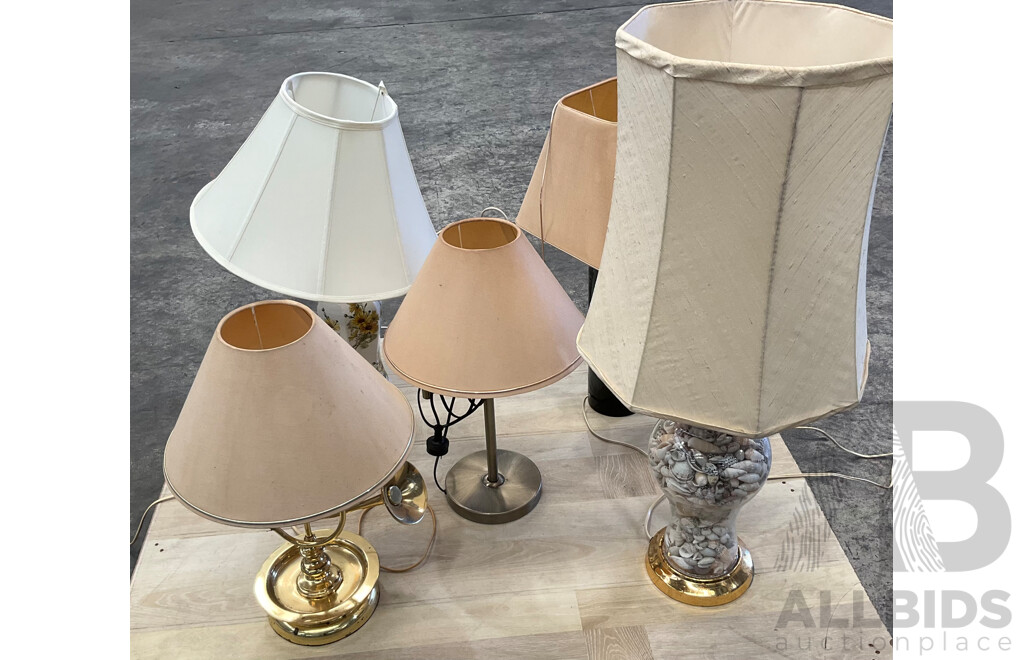 Lamps in Various Designs - Lot of 5